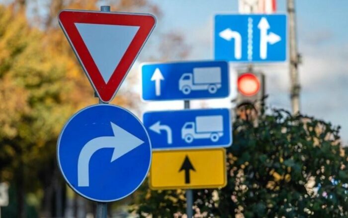 В России создали систему распознавания дорожных знаков