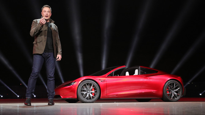 Tesla планирует запуск производства Roadster нового поколения в 2025 году