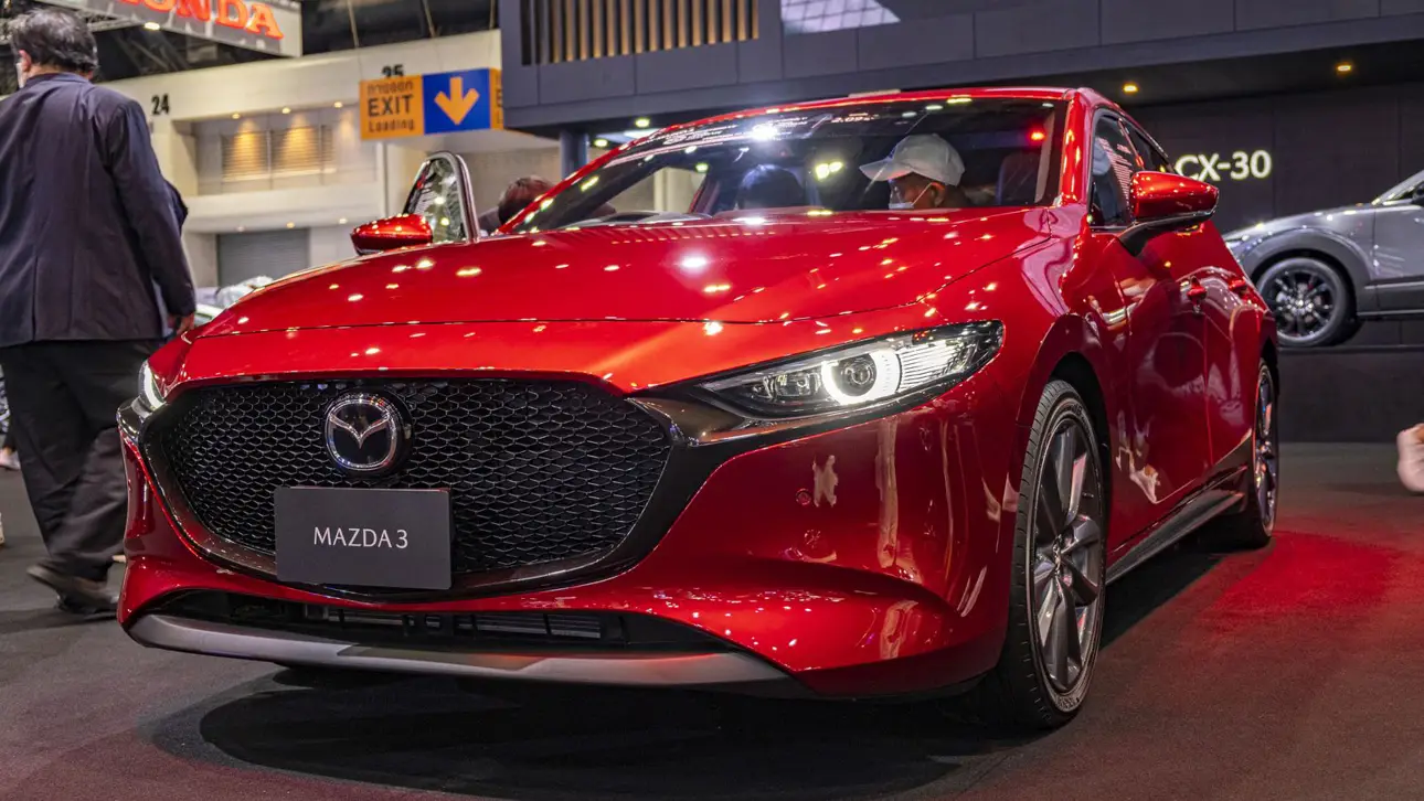 Что творится с Mazda в России: автомобили дешевеют, а модельный ряд растет