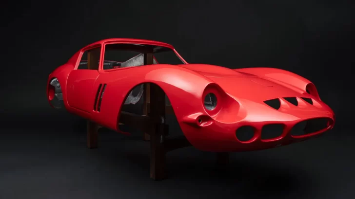 Теперь вы можете заказать копии Ferrari 250 GTO и Testa Rossa Pontoon Fender