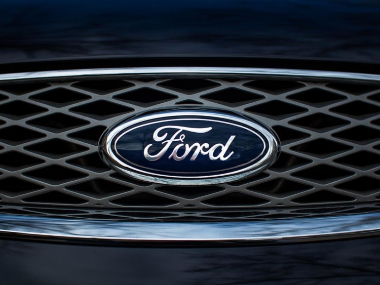 Ford представляет новую опцию для приборной панели в честь 60-летия Mustang