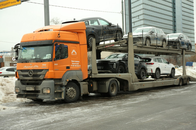 Названы самые импортируемые автомобили в РФ в марте
