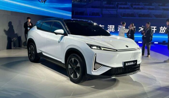 Dongfeng анонсировал новый автомобиль с эффектом «парящей» крыши