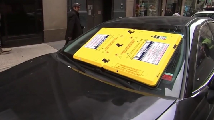 Полиция Нью-Йорка начала применять блокираторы лобовых стёкол