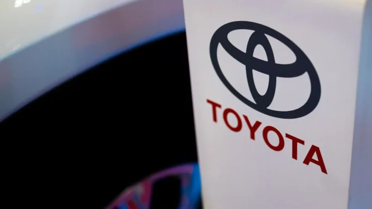 Toyota заявила о проведении отзыва Prius из-за проблем с дверными ручками