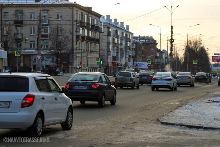 Директор автокомпании рассказал о возможном закрытии белорусского канала поставок машин в Россию