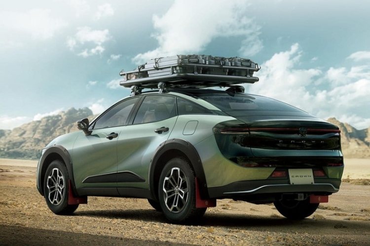 Седан Toyota Crown обрёл «внедорожную» версию Landscape: не только декор