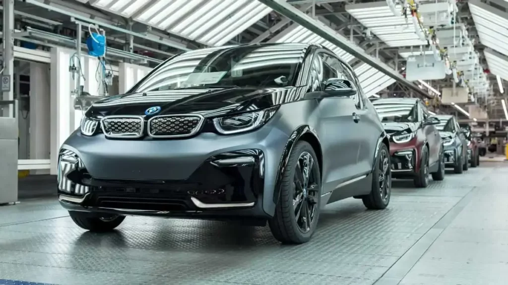 Почему BMW смогла продать всего лишь один электромобиль BMW i3 в 2024 году