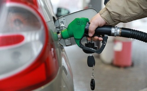 Эксперты «За рулём» рассказали, как сэкономить за год 100 литров топлива