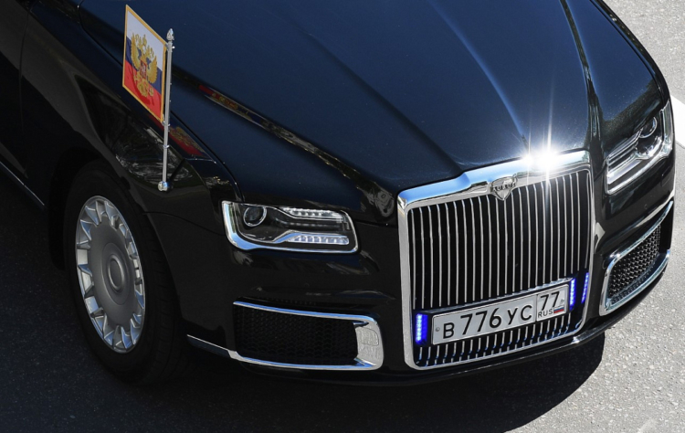 Президент РФ Путин пересядет с Aurus Senat на новый автомобиль во время инаугурации