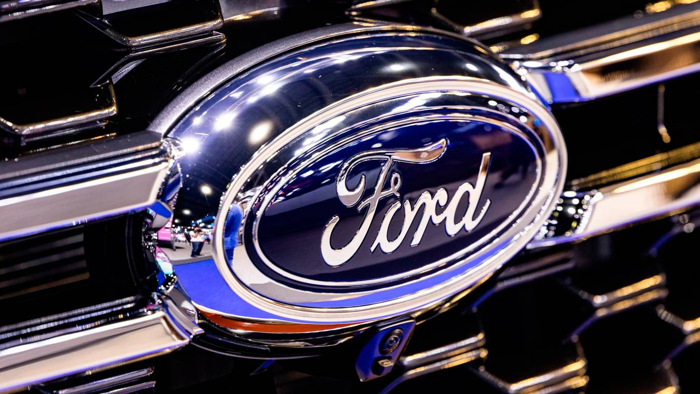 Ford требует от поставщиков сокращения расходов