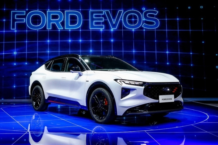 Провальный кросс-лифтбек Ford Evos переименуют в Mondeo