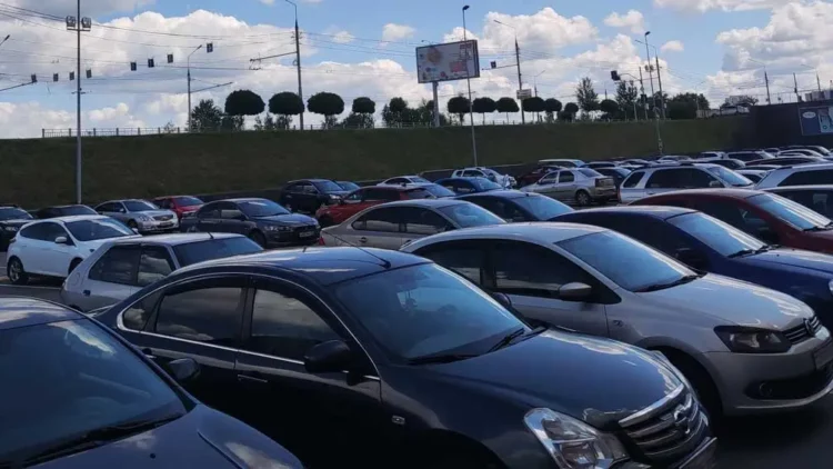 Стали известны автомобили, с которыми реже всего расстаются в России