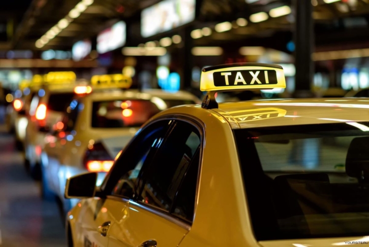 В России таксисты массово меняют «корейцев» на Geely и Haval