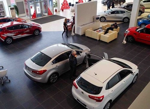 Эксперт Васильев рассказал о рисках покупки машины с небольшим пробегом