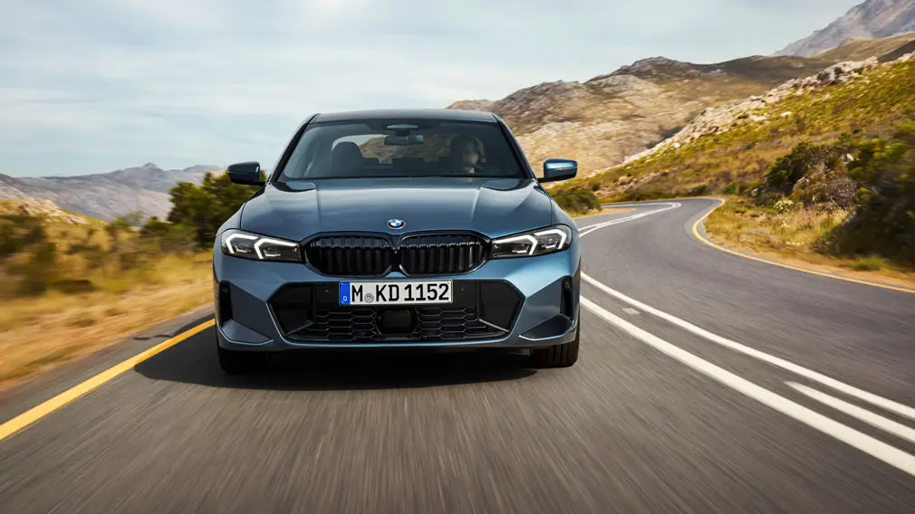 Компания BMW обновила семейство 3-Series: меньше кнопок - больше мощности