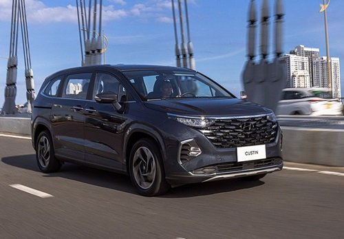 В Россию привезли новый минивэн Hyundai